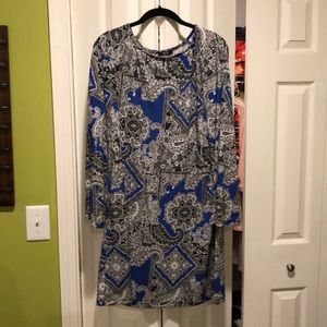 Flowy dress with bell sleeves